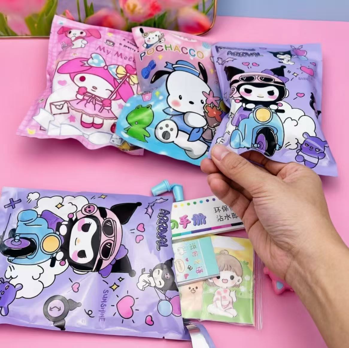 Kawaii Cartoon Mystery Blind B - Stationery Warehouse reseña y precio
