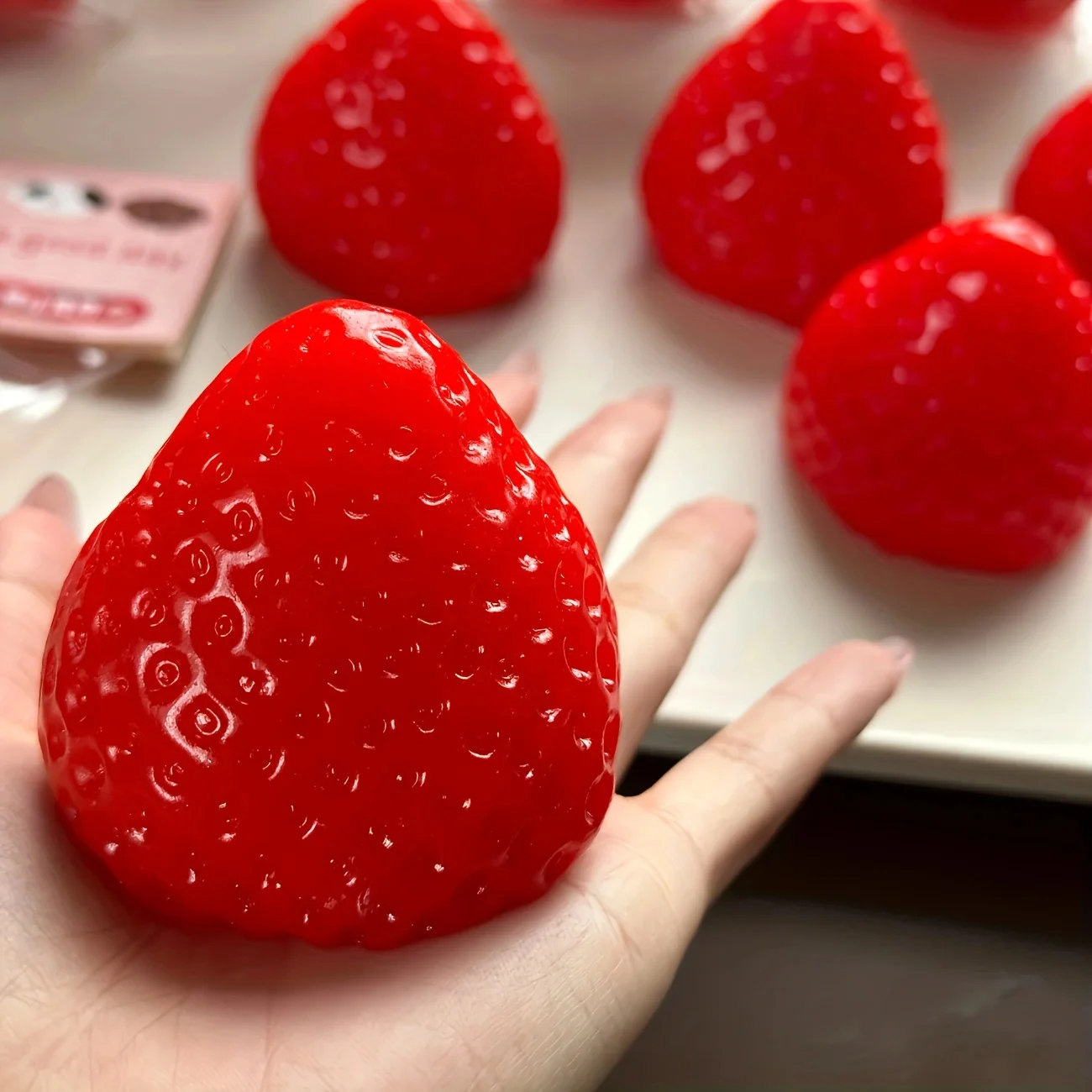 Strawberry Taba Squishy Fidget - Stationery Warehouse reseña y precio